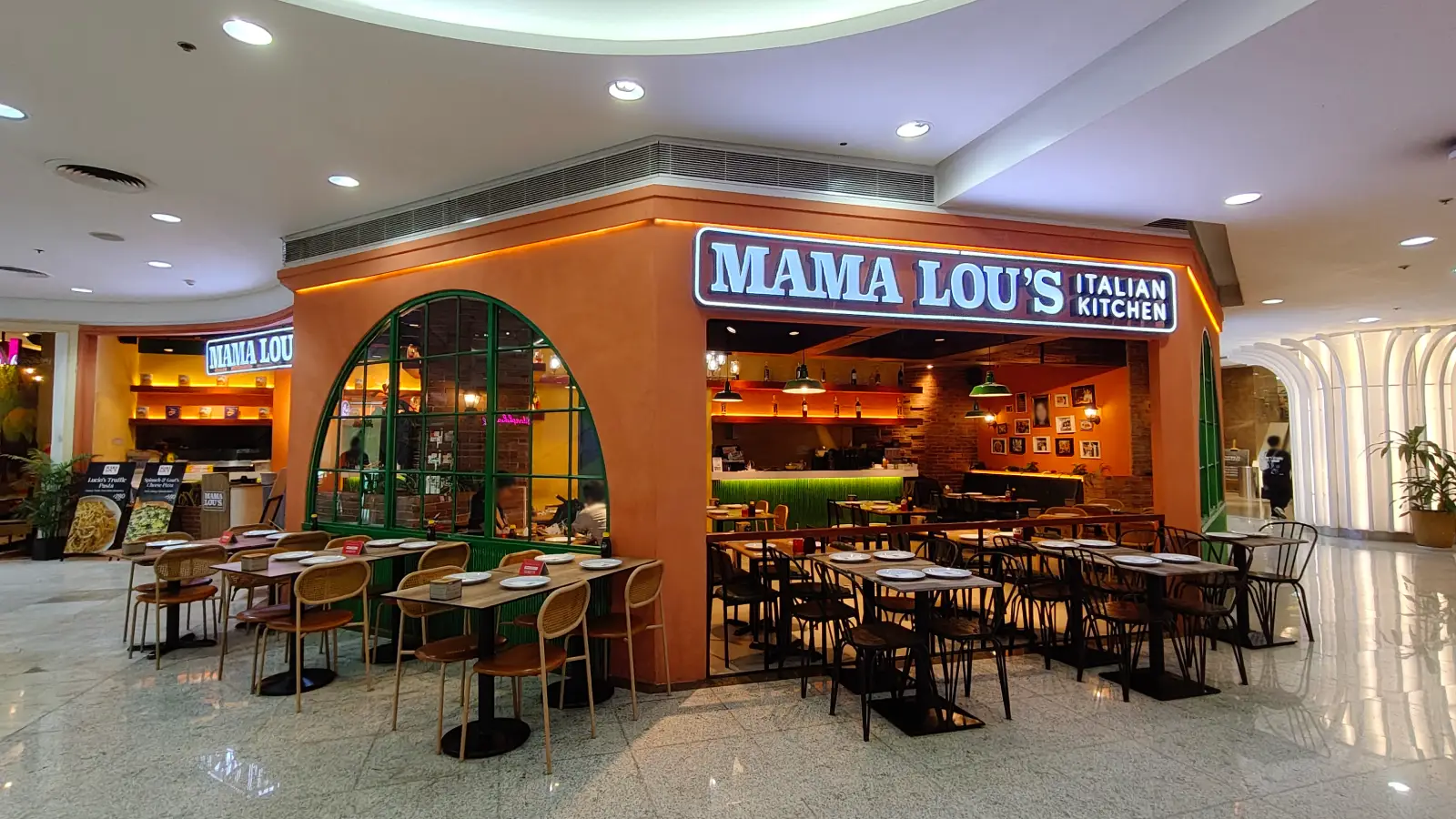 MAMA LOU'S in Gateway Mall